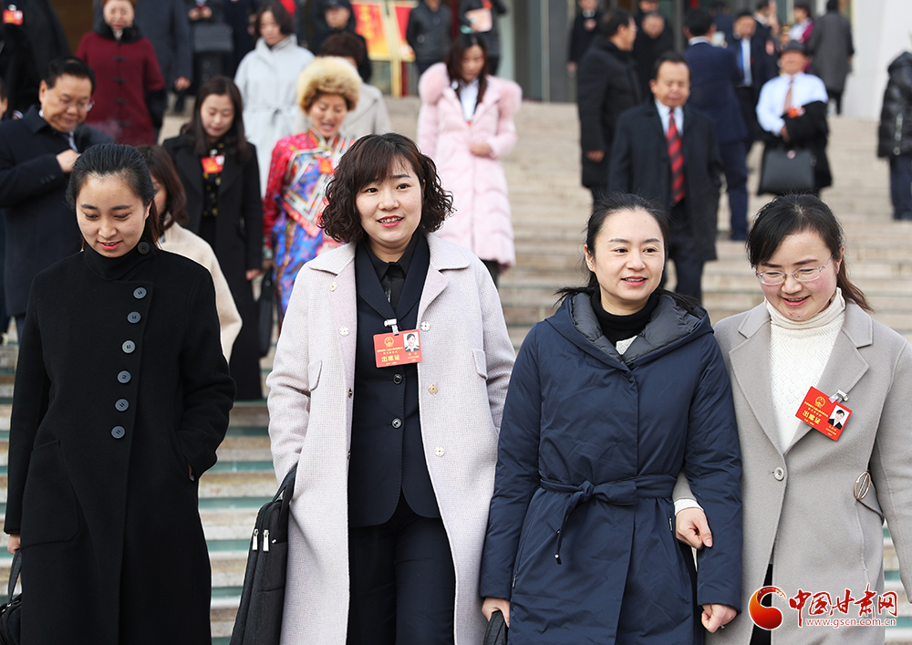 【聚焦2020甘肅兩會(huì)】人大代表滿(mǎn)懷信心走出會(huì)場(chǎng)（組圖）
