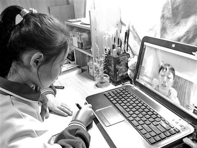 視頻連線(xiàn) 這位援助武漢學(xué)生家長(zhǎng)為孩子們上了一堂課