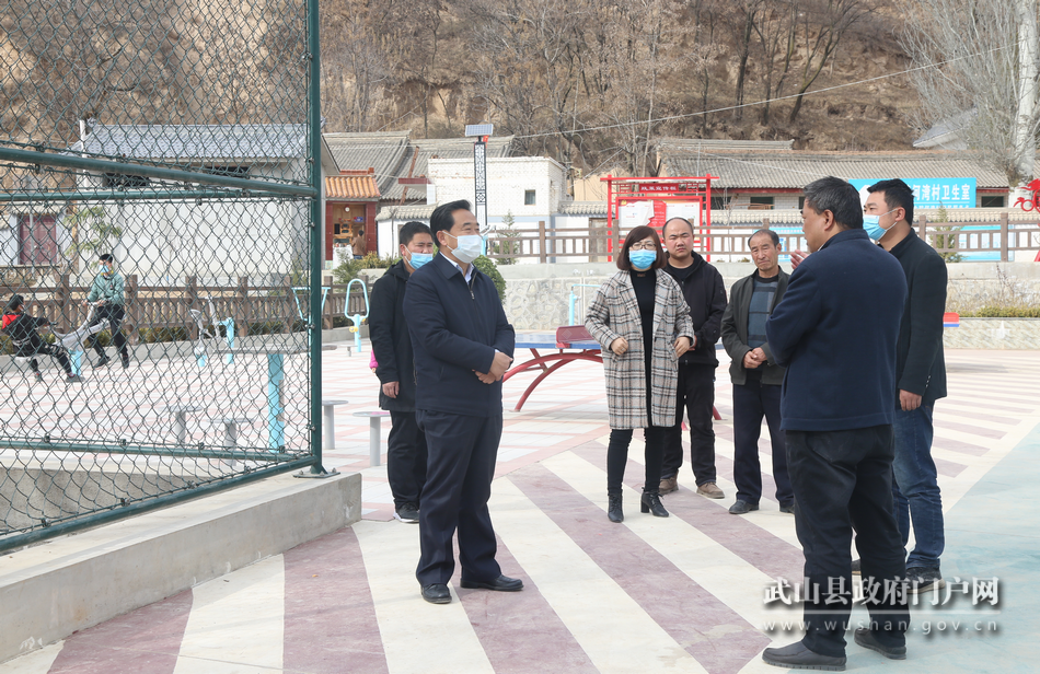 索鴻賓調(diào)研指導(dǎo)脫貧攻堅(jiān)、鄉(xiāng)村振興等工作