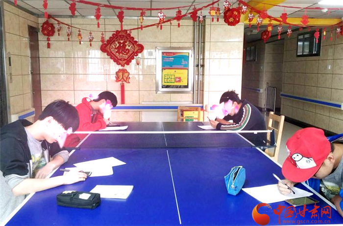 停課不?？?蘭州市兒童福利院組織初三學(xué)生首次線上月考 