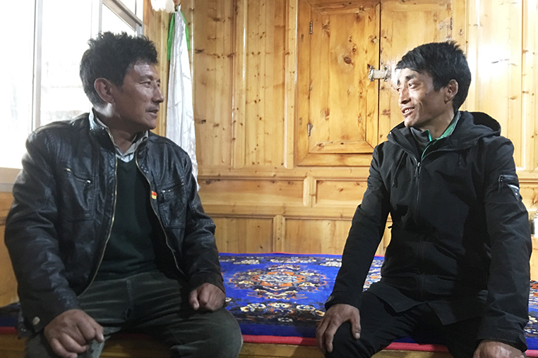 【甘肅省決戰(zhàn)決勝脫貧攻堅(jiān)·人物】萬瑪才讓 新牧村建設(shè)的領(lǐng)頭雁（圖）