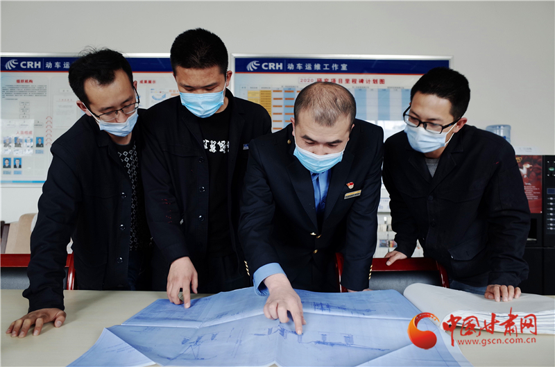 用奮斗的青春護航高鐵——記全國鐵路勞動模范、蘭西動車運用所副所長張學(xué)東