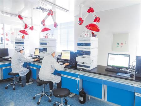 【抓“六穩(wěn)” 促“六?！薄繙p輕企業(yè)負(fù)擔(dān) 幫助渡過(guò)難關(guān)