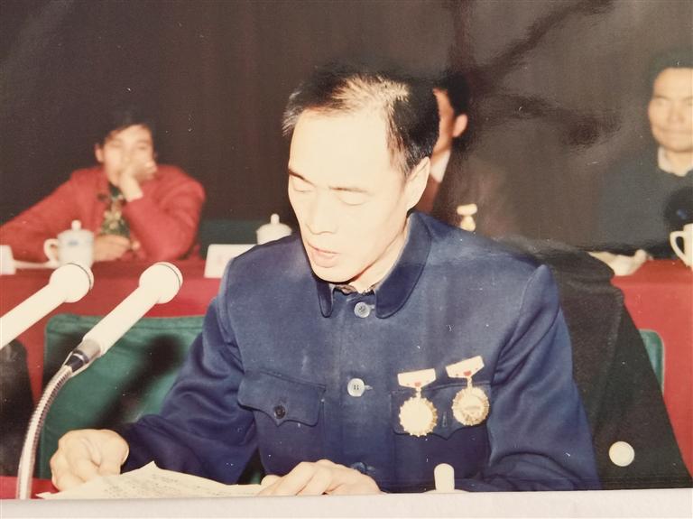 尋訪百名先鋒黨員  他用13年的時間完成28年的工作量——記“刀具大王”、全國勞模、蘭州通用機(jī)器廠工人技師蘆聚才