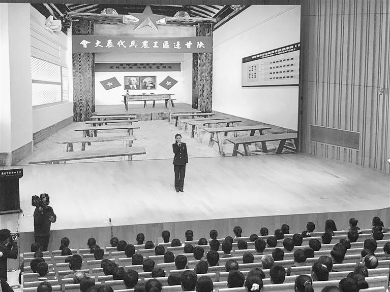 蘭州市開展“學(xué)黨史、頌黨恩、跟黨走”紅色文化進(jìn)校園活動(dòng)