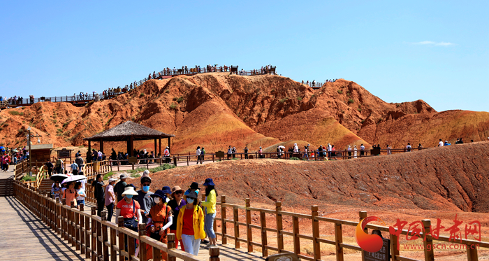 端午假期張掖共接待游客87.05萬(wàn)人次，實(shí)現(xiàn)旅游收入4.64億元