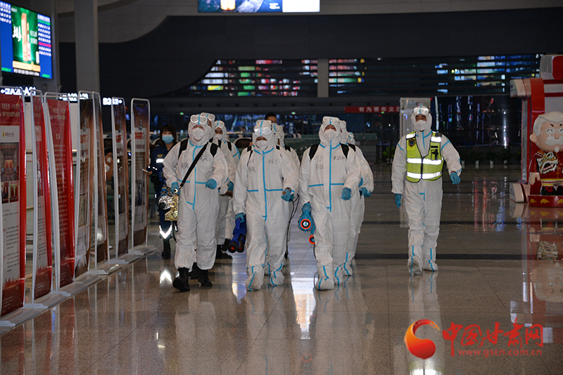 【隴拍客】蘭州西客站全面消殺，場面堪比大片