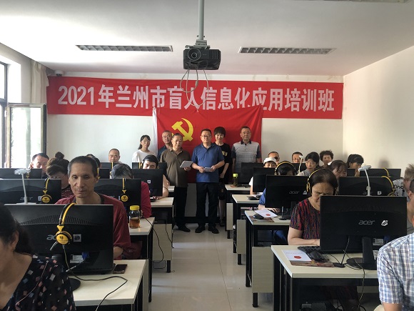 維權(quán)處黨支部開展“法律宣傳進學(xué)?！敝驹刚叻?wù)活動