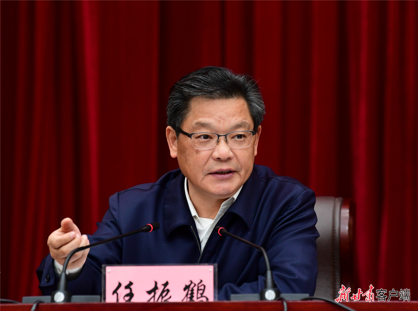 任振鶴在全省新型城鎮(zhèn)化工作推進(jìn)會(huì)議上強(qiáng)調(diào)：凝心聚力抓落實(shí)、蹄疾步穩(wěn)向前進(jìn)，奮力推進(jìn)新型城鎮(zhèn)化建設(shè)再上新臺(tái)階