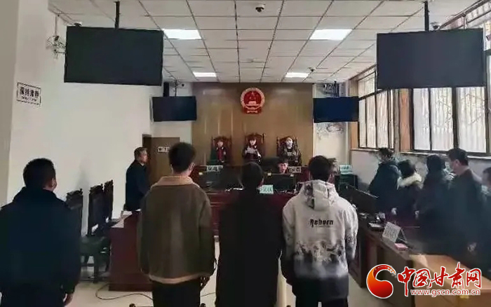 依法帶娃！甘肅省平?jīng)鍪邪l(fā)出首份《家庭教育令》