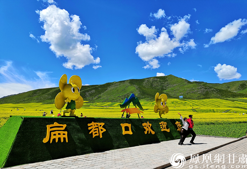 河西走廊張掖扁都口，古絲綢之路要道。王振武 攝